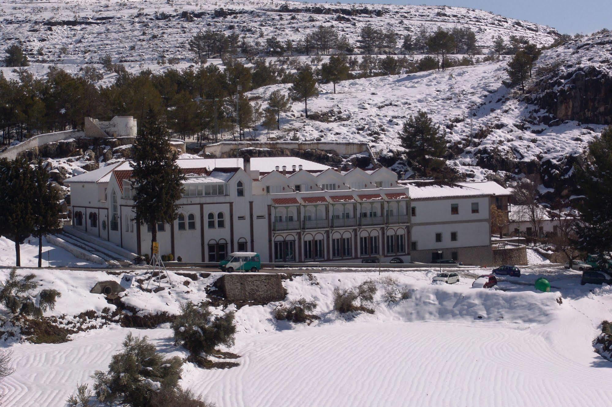 Balneario De Alicun De Las Torres Villanueva de las Torres Dış mekan fotoğraf